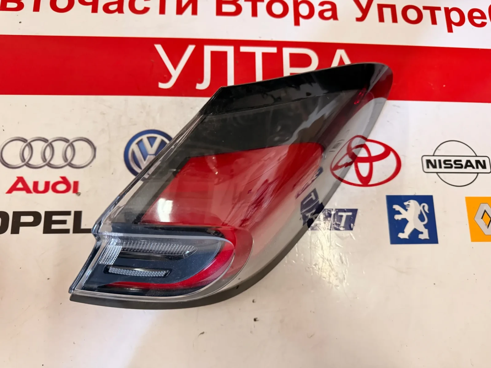 L1TB-13404-AC Десен стоп FORD PUMA 2022 L1TB-13404-AC 