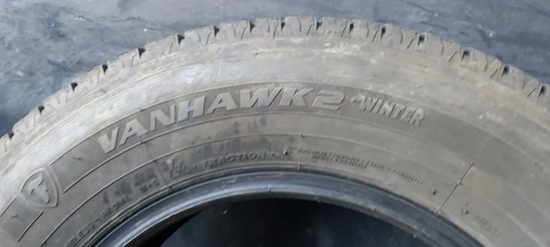 Гуми Зимни 235/65R16, снимка 8 - Гуми и джанти - 35124896