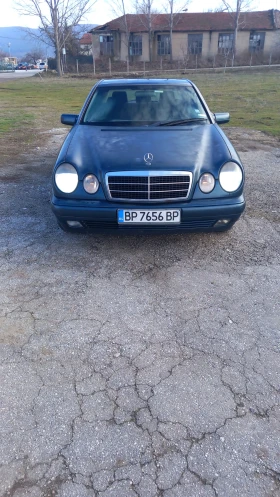  Mercedes-Benz E 200