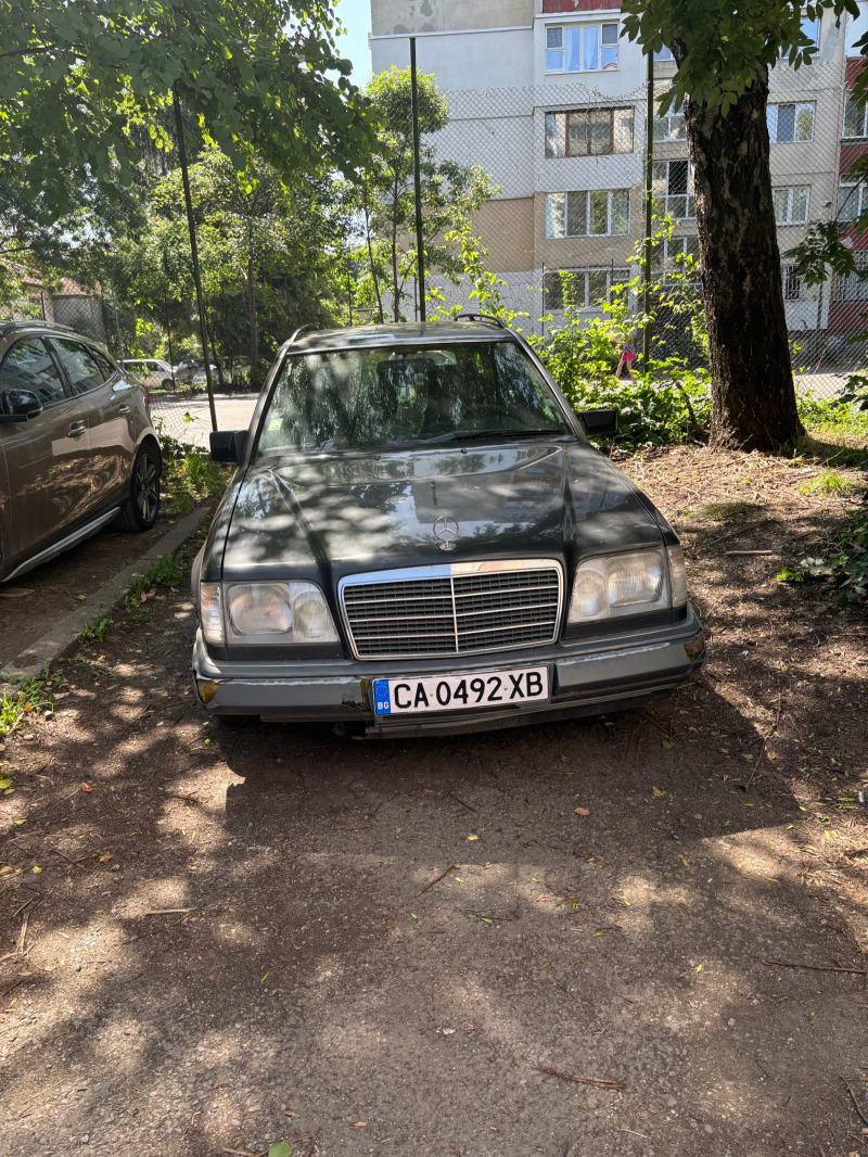 Mercedes-Benz E 200 Комби -124ка, снимка 1 - Автомобили и джипове - 46158757