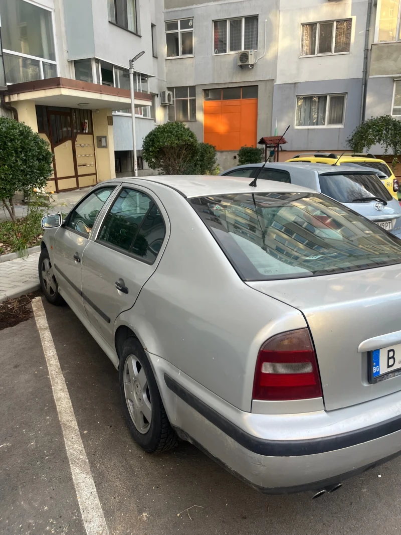 Skoda Octavia 1.8i, снимка 3 - Автомобили и джипове - 48521427