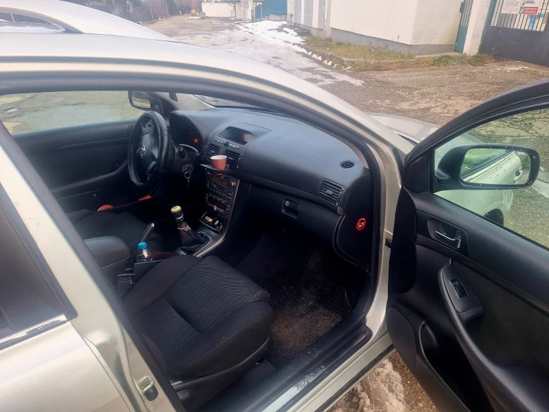 Toyota Avensis 2.2d4d, снимка 4 - Автомобили и джипове - 48860060