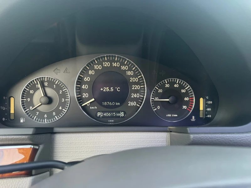 Mercedes-Benz E 240 W211 Elegance, LPG, V6 177 hp, снимка 12 - Автомобили и джипове - 52550436