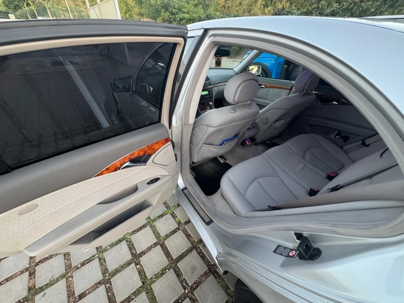 Mercedes-Benz E 240 W211 Elegance, LPG, V6 177 hp, снимка 9 - Автомобили и джипове - 52550436