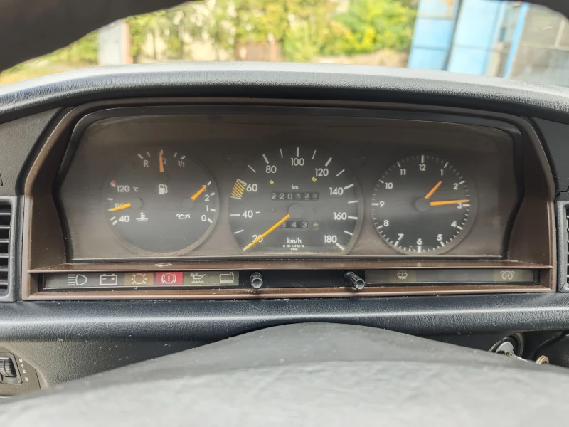 Mercedes-Benz 190, снимка 14 - Автомобили и джипове - 52018249