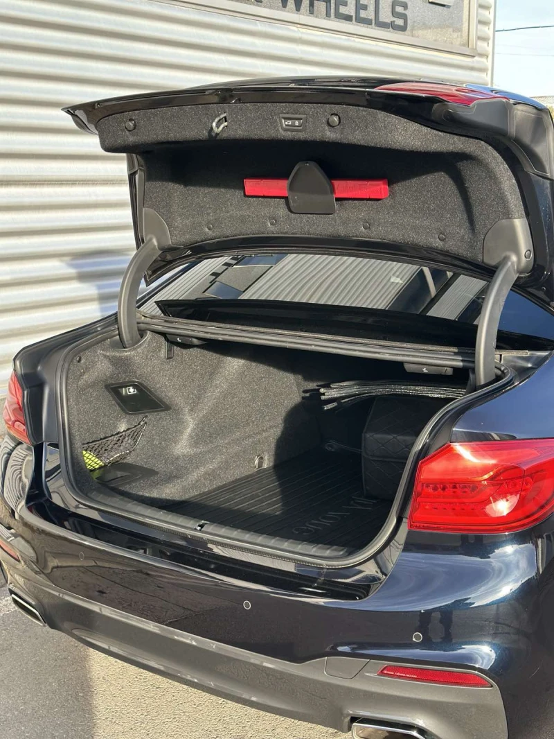BMW 530 530d xDrive M Sport, снимка 6 - Автомобили и джипове - 52245905