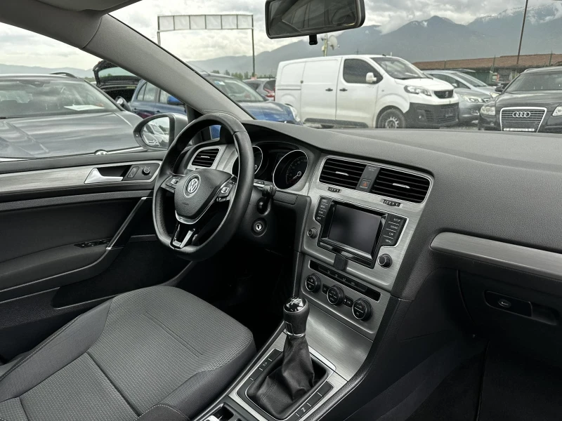 VW Golf 1.6, снимка 6 - Автомобили и джипове - 52524670