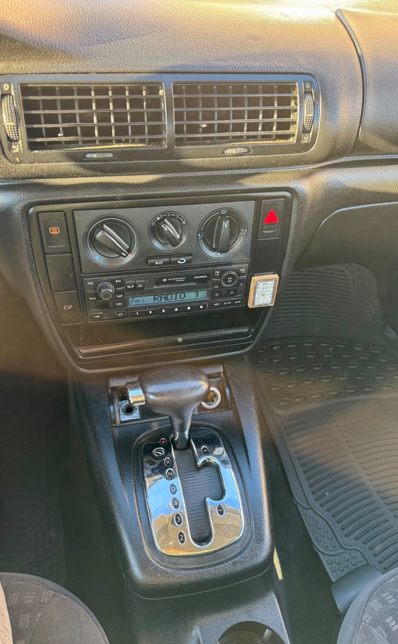 VW Passat, снимка 16 - Автомобили и джипове - 52741160