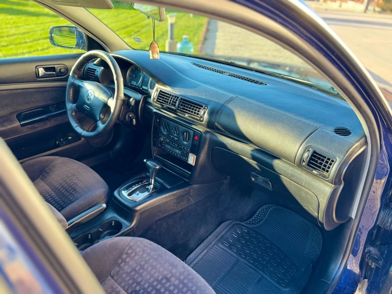 VW Passat, снимка 11 - Автомобили и джипове - 52741160