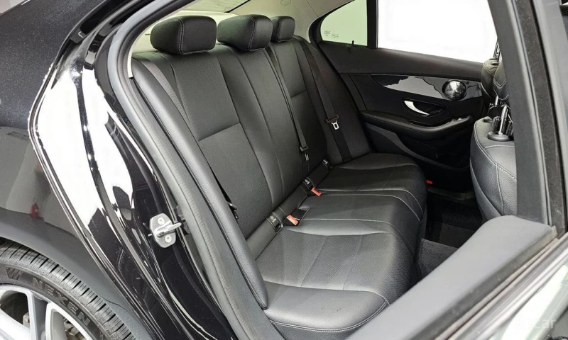 Mercedes-Benz C 200, снимка 12 - Автомобили и джипове - 52840437