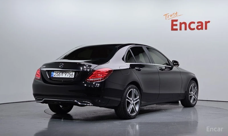 Mercedes-Benz C 200, снимка 2 - Автомобили и джипове - 52840437