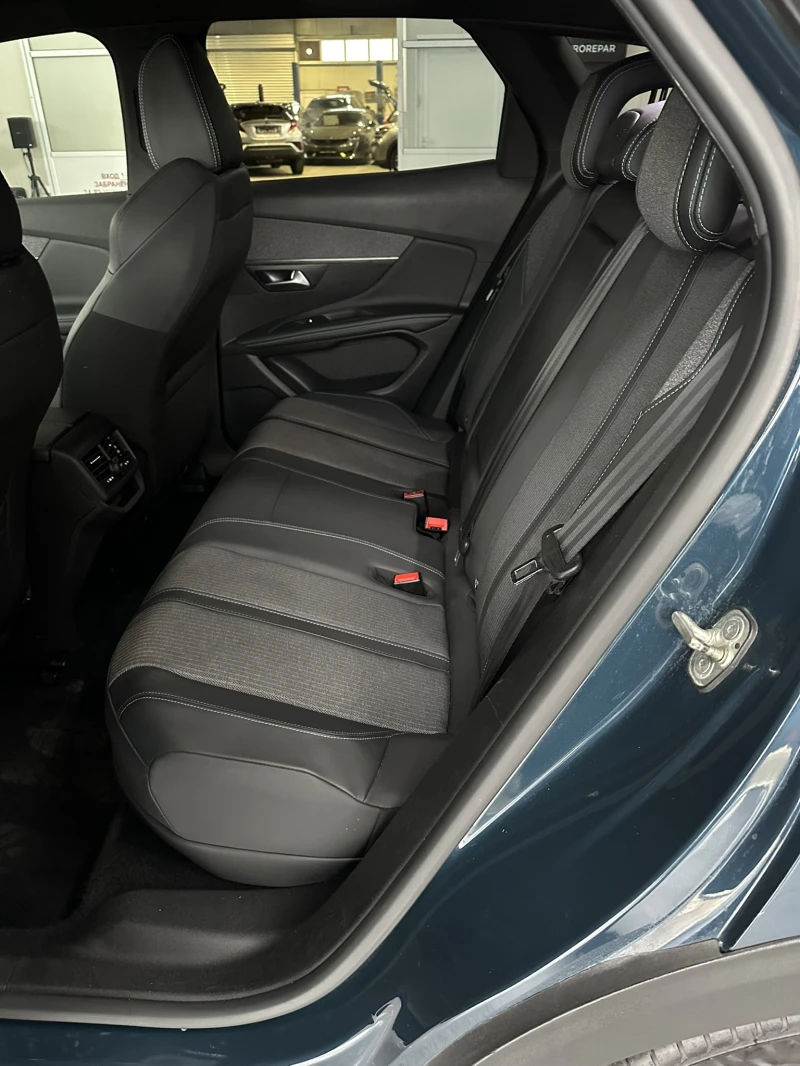 Peugeot 3008 Plug-In Hybrid 300 hp 4x4 Allure, снимка 14 - Автомобили и джипове - 52866013