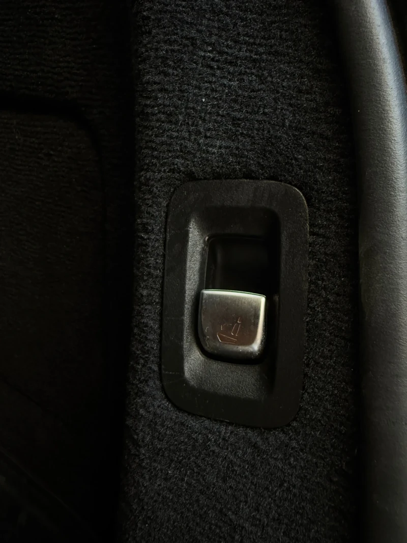 Mercedes-Benz C 200 7G Tronic Plus, снимка 14 - Автомобили и джипове - 53000720