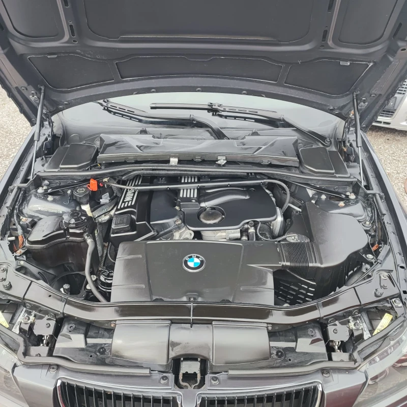 BMW 320 i* NAVI* KSENON* КОЖА* 150кс* , снимка 16 - Автомобили и джипове - 53383293