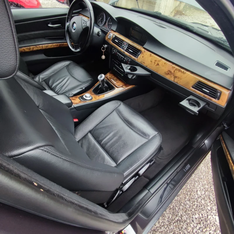 BMW 320 i* NAVI* KSENON* КОЖА* 150кс* , снимка 13 - Автомобили и джипове - 53383293