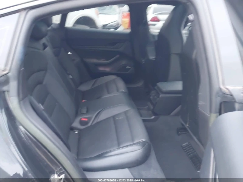 Porsche Taycan, снимка 10 - Автомобили и джипове - 53386894