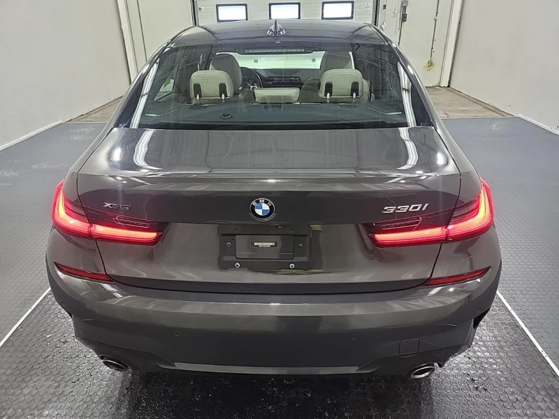 BMW 330 * M PACK* 360CAM* DISTRONIC* PANO* , снимка 7 - Автомобили и джипове - 53428956