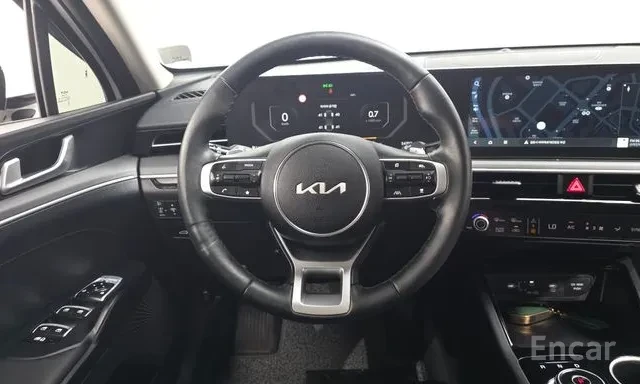 Kia K5 LPG * ОБДУХВАНЕ * КАМЕРА * 2 КЛЮЧА * LED * , снимка 7 - Автомобили и джипове - 55392901