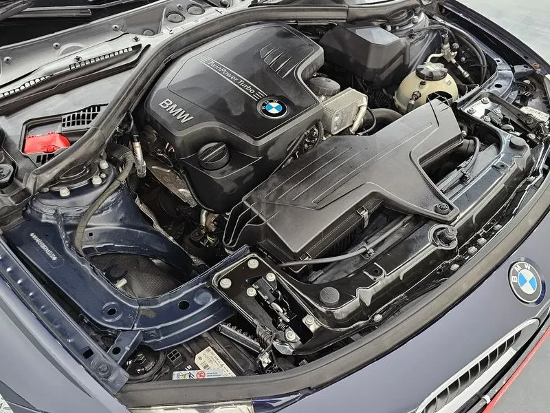 BMW 320 i - САМО 30% АВАНС, снимка 12 - Автомобили и джипове - 56304560