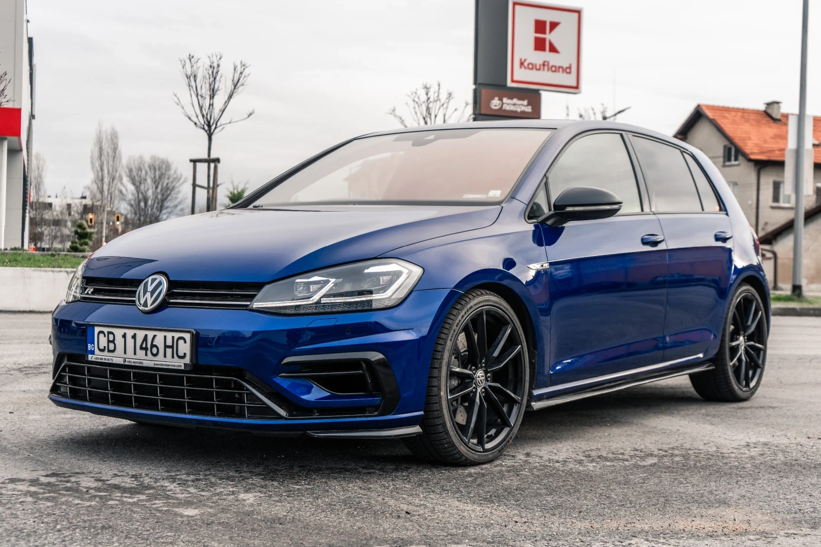 VW Golf R MK7.5 PERFORMANCE PACK AKRAPOVIC От Порше София, снимка 1