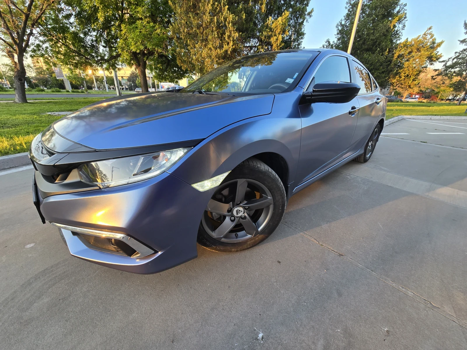 Honda Civic 2.0  - ДИСТРОНИК! - изображение 2