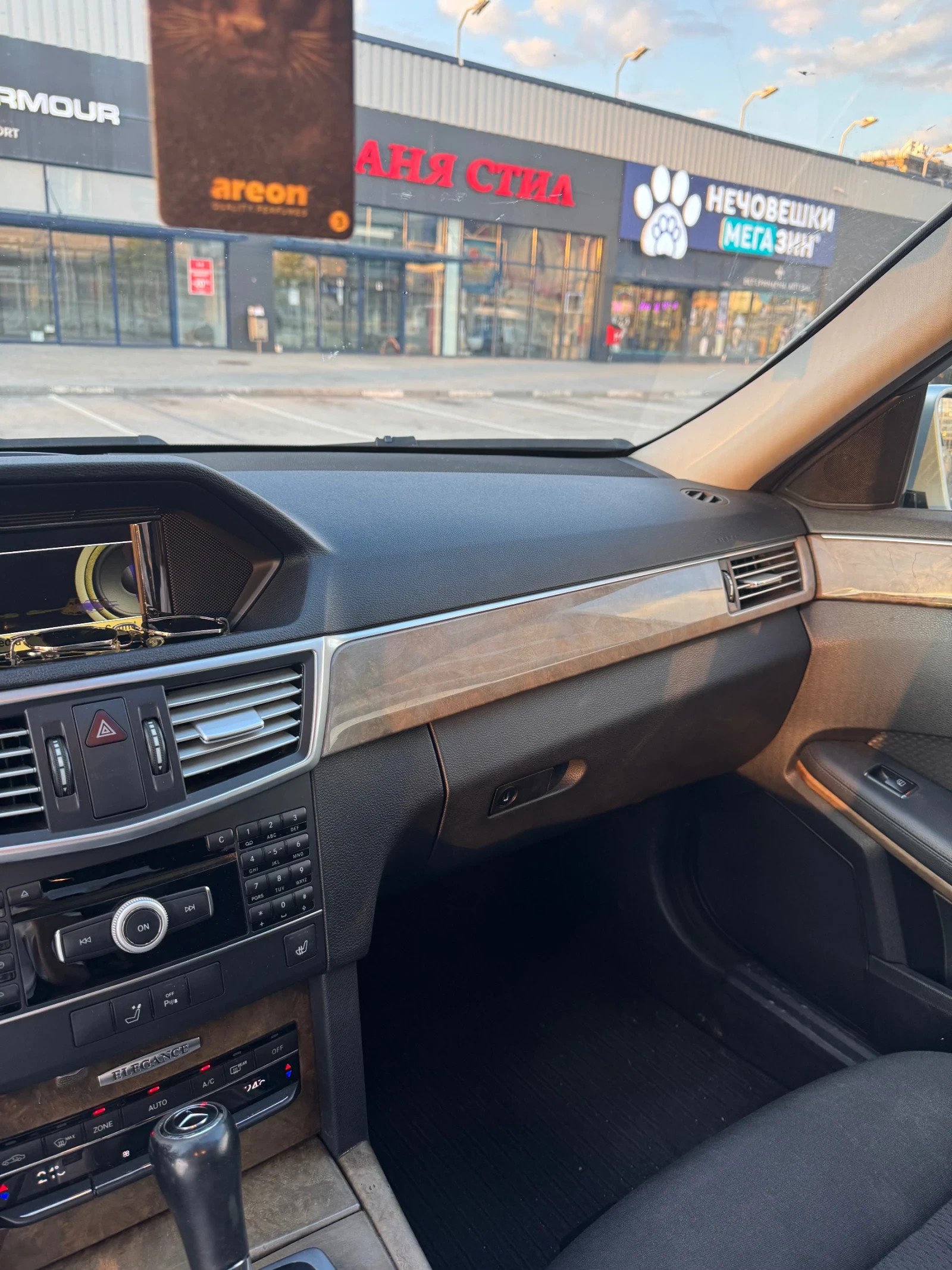 Mercedes-Benz E 220  - изображение 9