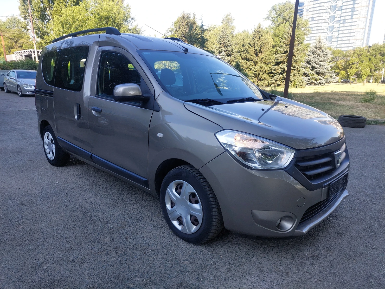 Dacia Dokker 1, 6i 82ps LPG BRC - изображение 3