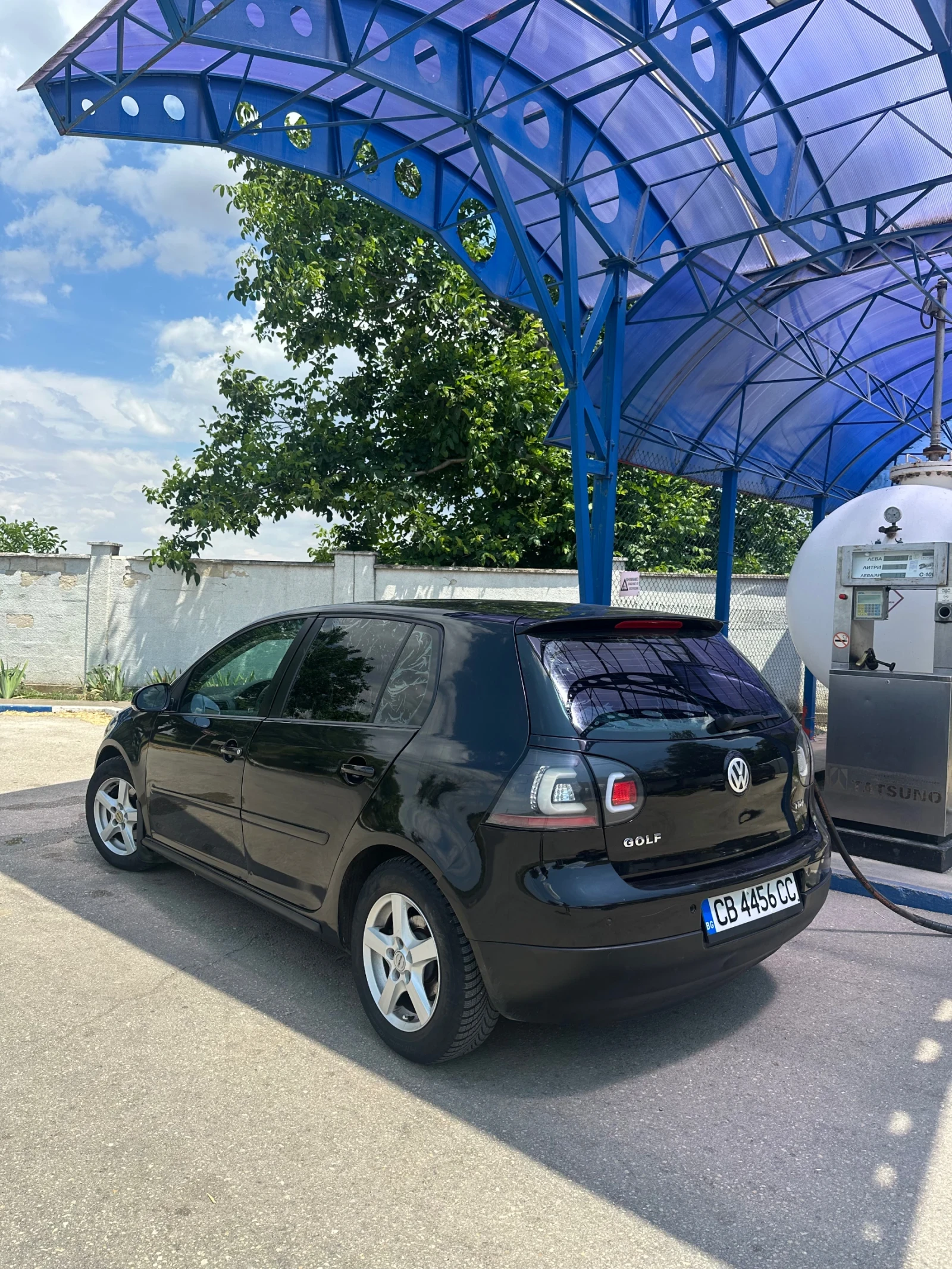 VW Golf 1.6 Газ-бензин - изображение 9