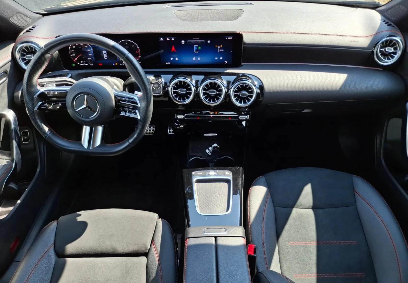Mercedes-Benz CLA 200d AMG Line - изображение 8