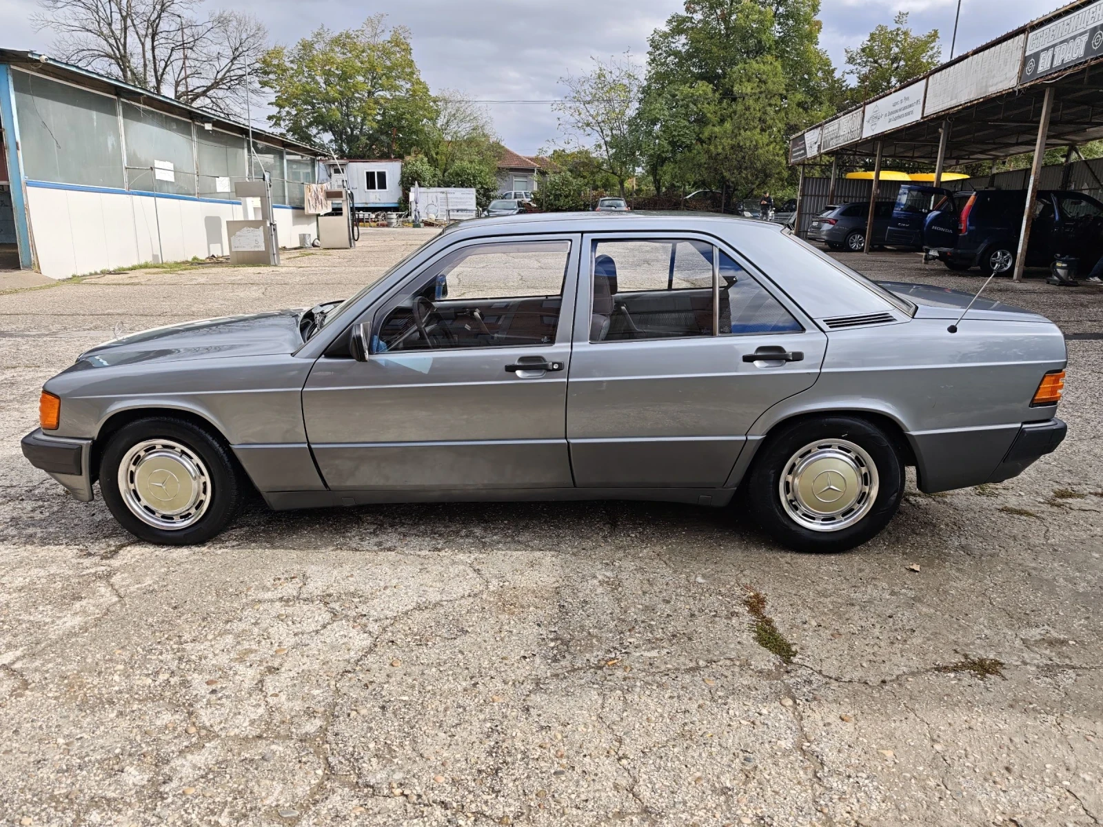 Mercedes-Benz 190  - изображение 7