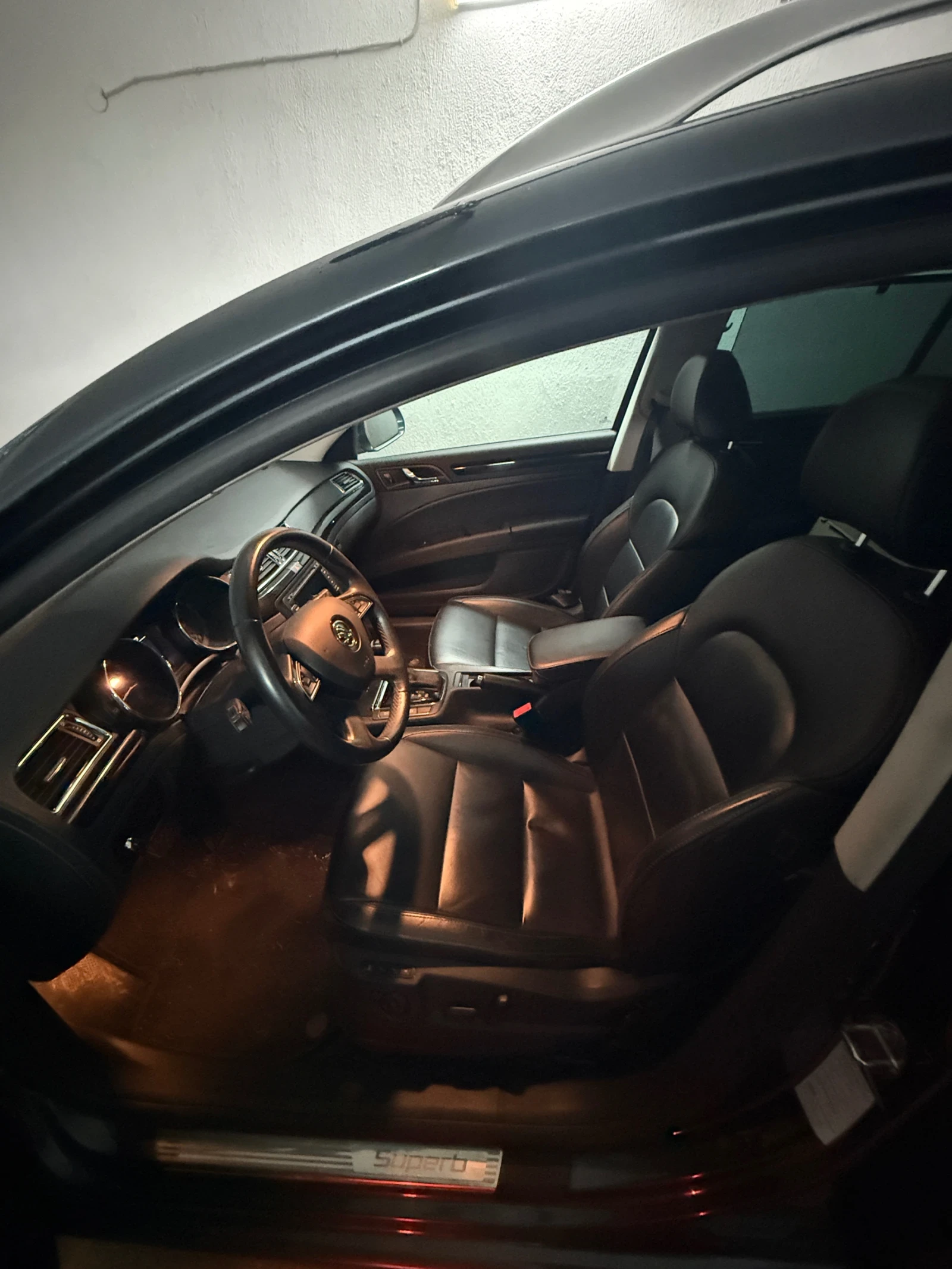 Skoda Superb 2.0 TDI* 4x4* PANO* 170hp* DSG 6��* FACE | Mobile.bg � ����������� 8