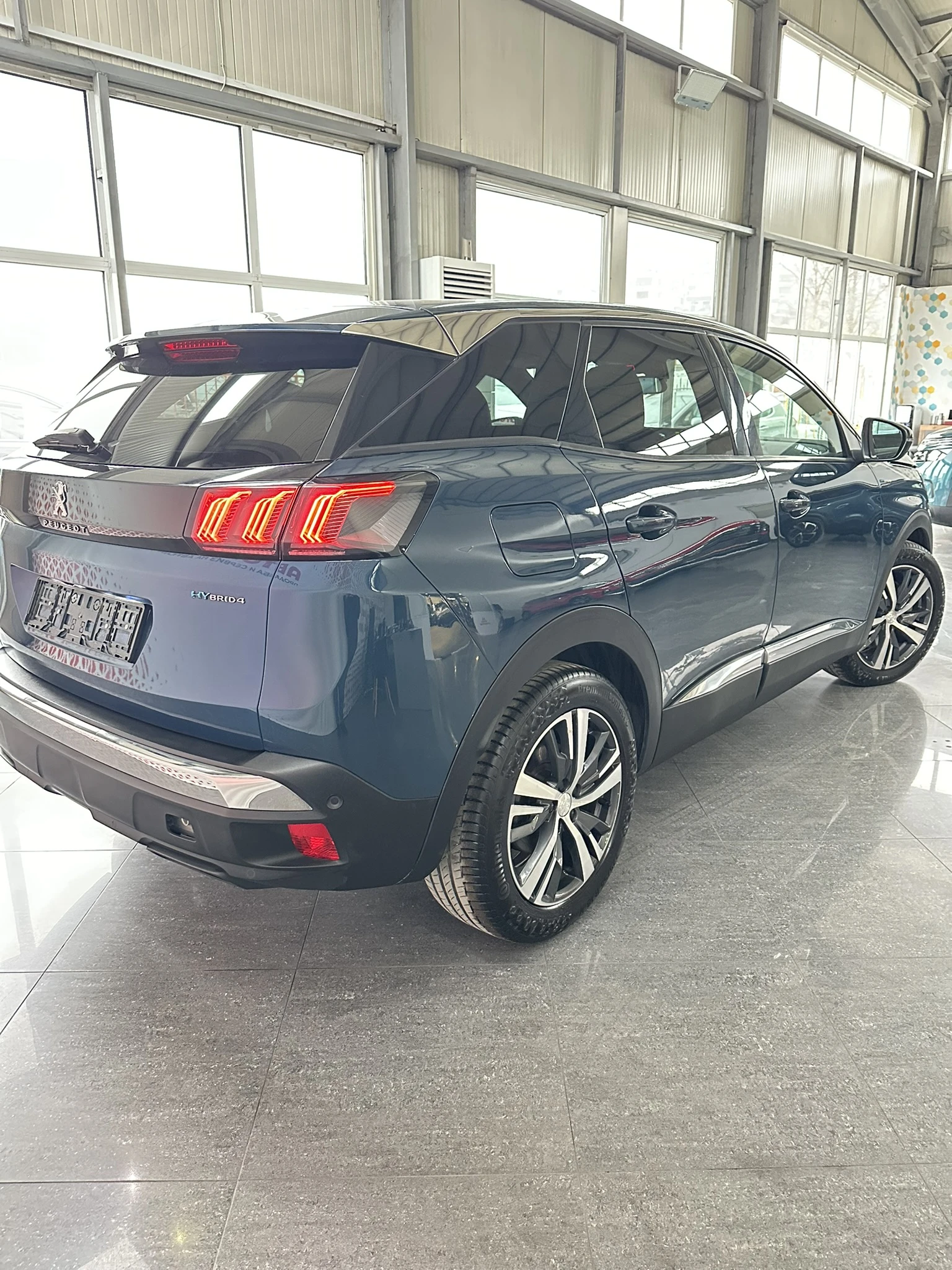 Peugeot 3008 Plug-In Hybrid 300 hp 4x4 Allure - изображение 5