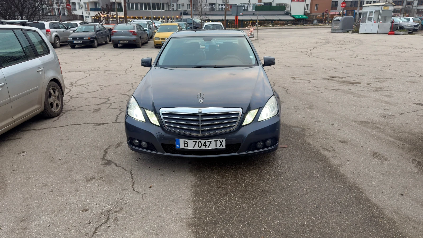 Mercedes-Benz E 220, снимка 4 - Автомобили и джипове - 53730425
