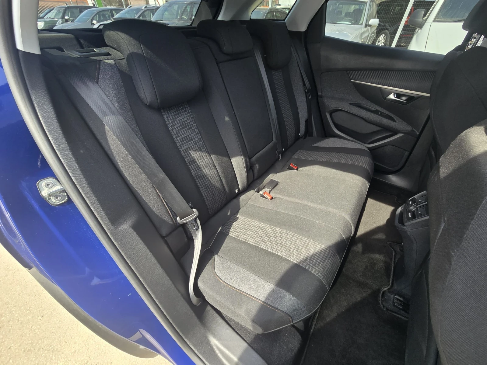 Peugeot 3008 1.5bluehdi 131к.с Топ състояние , снимка 14 - Автомобили и джипове - 53875466