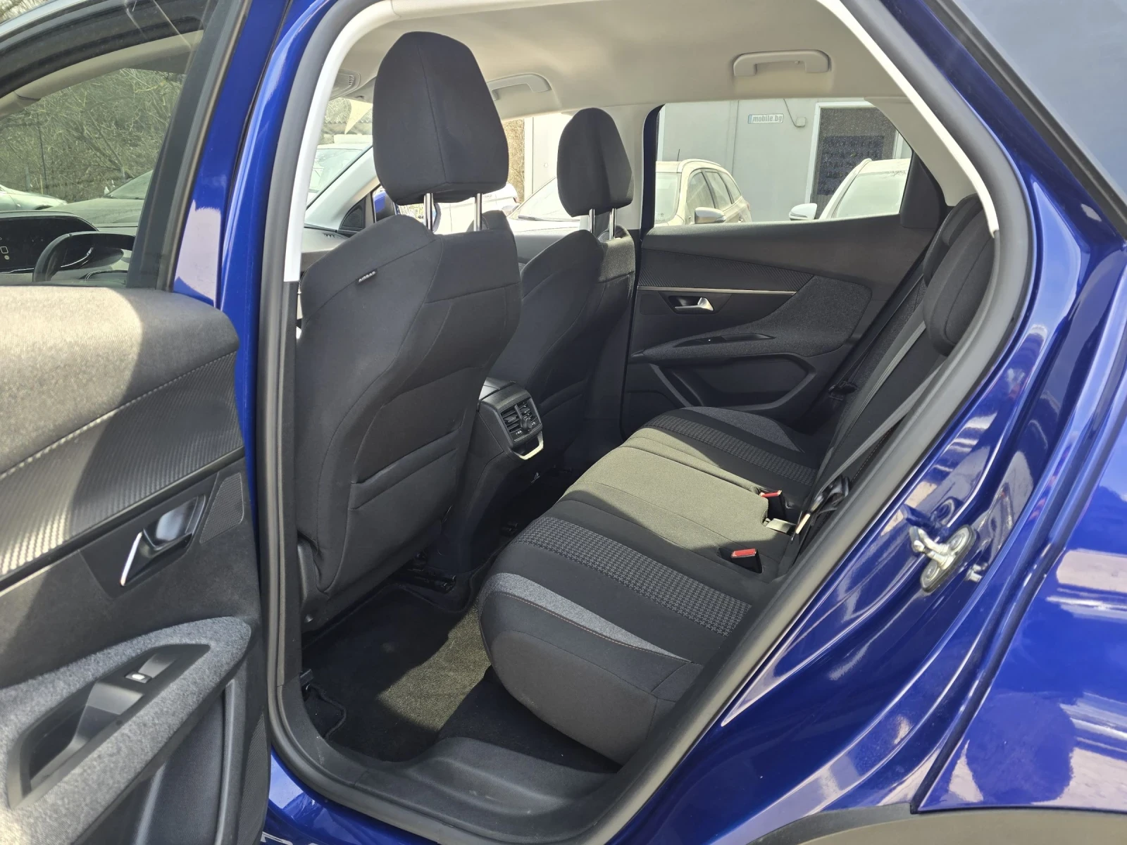 Peugeot 3008 1.5bluehdi 131к.с Топ състояние , снимка 11 - Автомобили и джипове - 53875466