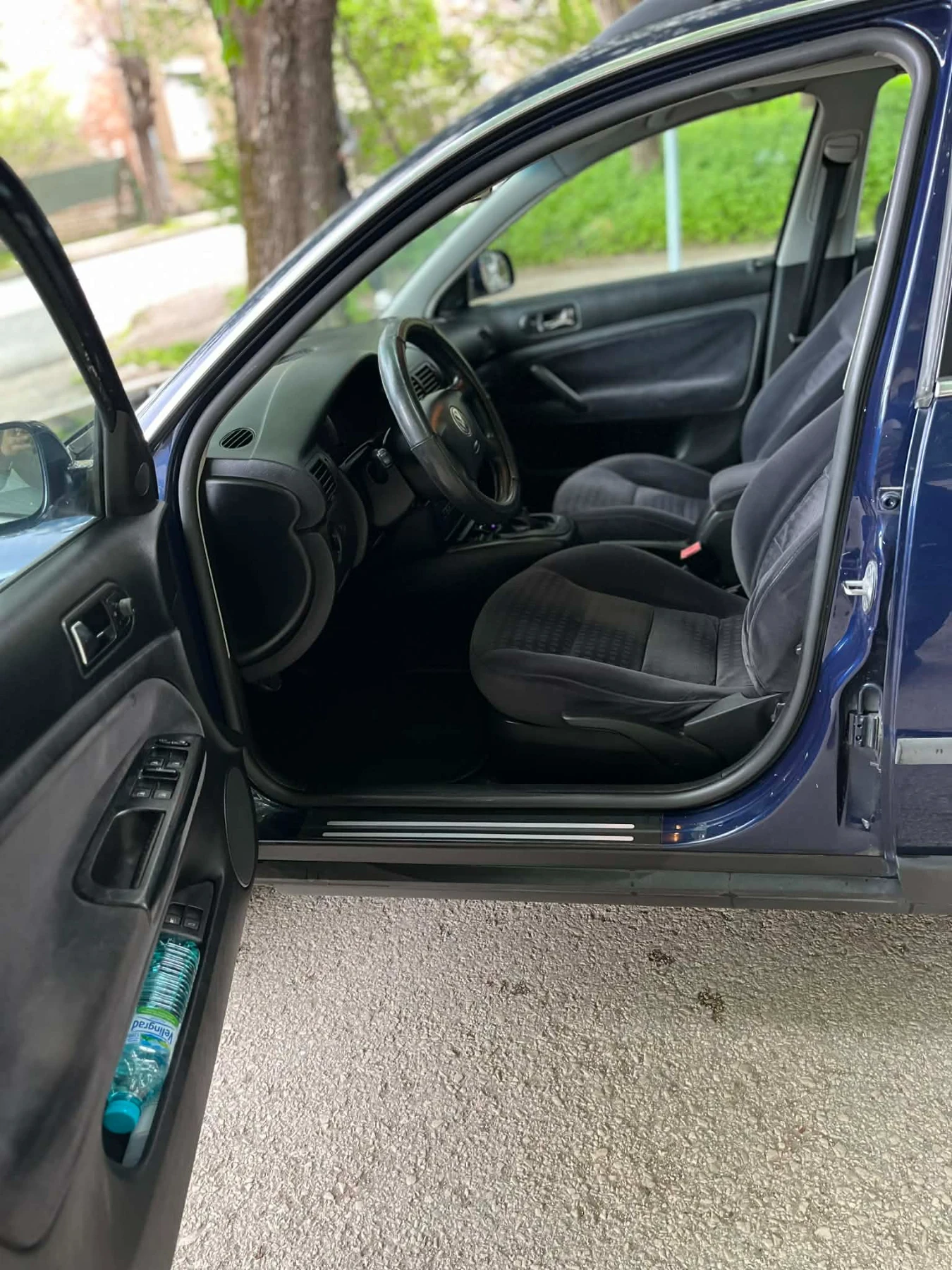 VW Passat 1.9 131кс 2003 г, снимка 6 - Автомобили и джипове - 54294005