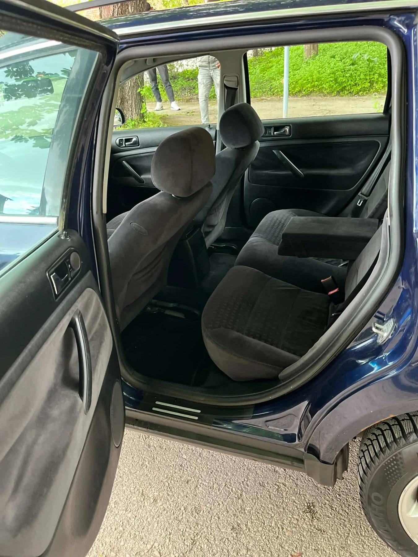 VW Passat 1.9 131кс 2003 г, снимка 9 - Автомобили и джипове - 54294005