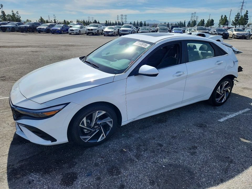 Hyundai Elantra 2.0L 4 Front Wheel Drive | Mobile.bg � ����������� 2
