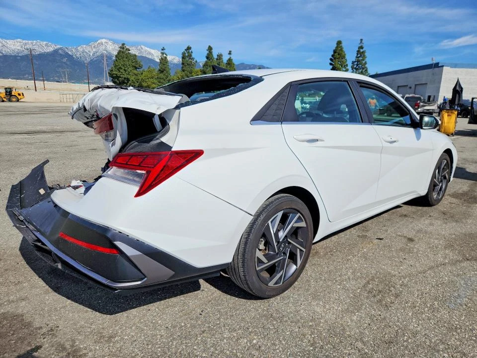 Hyundai Elantra 2.0L 4 Front Wheel Drive | Mobile.bg � ����������� 4