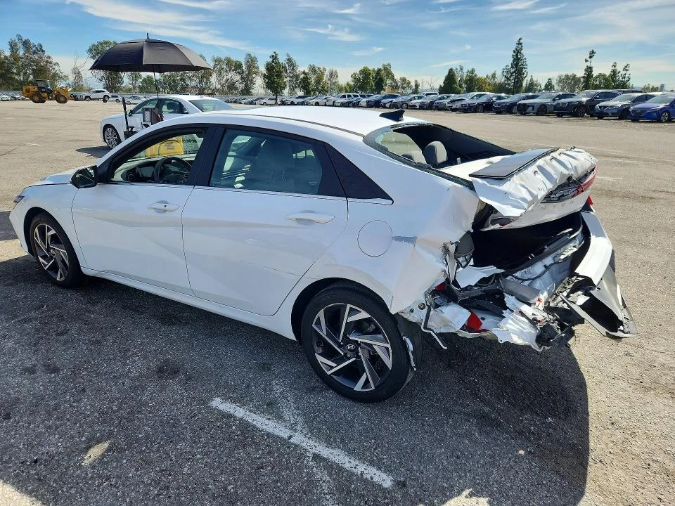 Hyundai Elantra 2.0L 4 Front Wheel Drive | Mobile.bg � ����������� 3