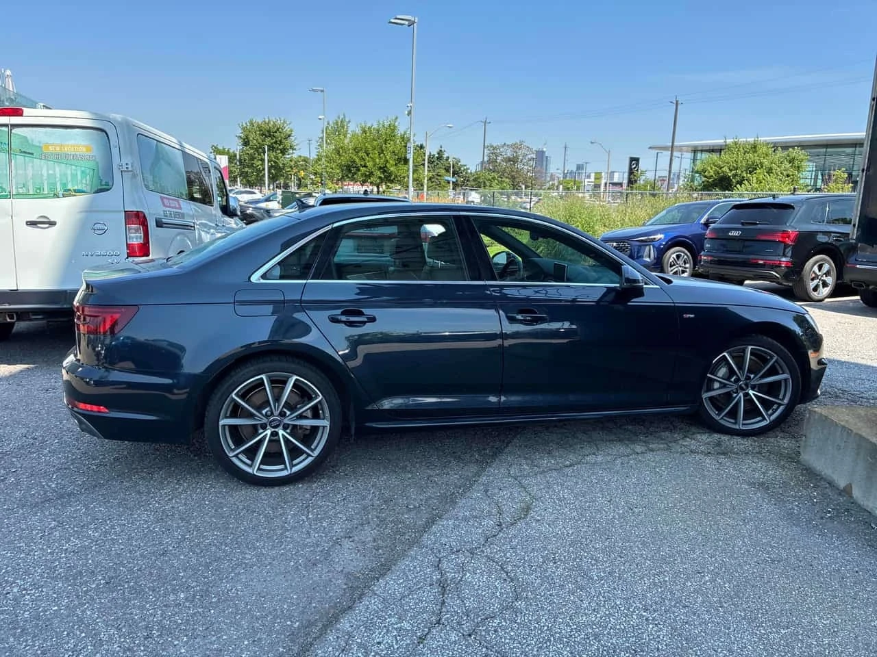 Audi A4 Progressiv  CARFAX, снимка 4 - Автомобили и джипове - 55874981