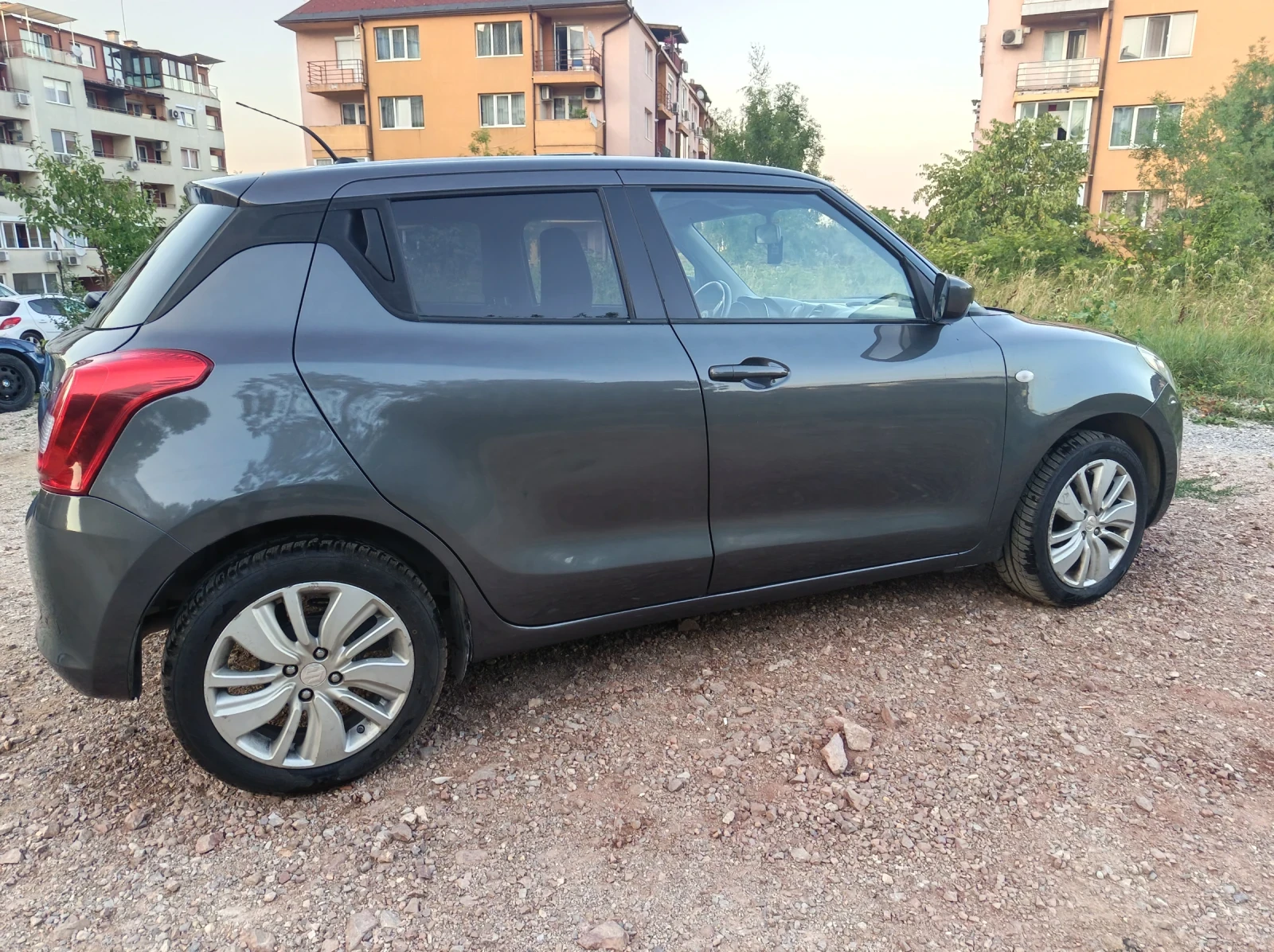 Suzuki Swift 1.2, снимка 6 - Автомобили и джипове - 55908365