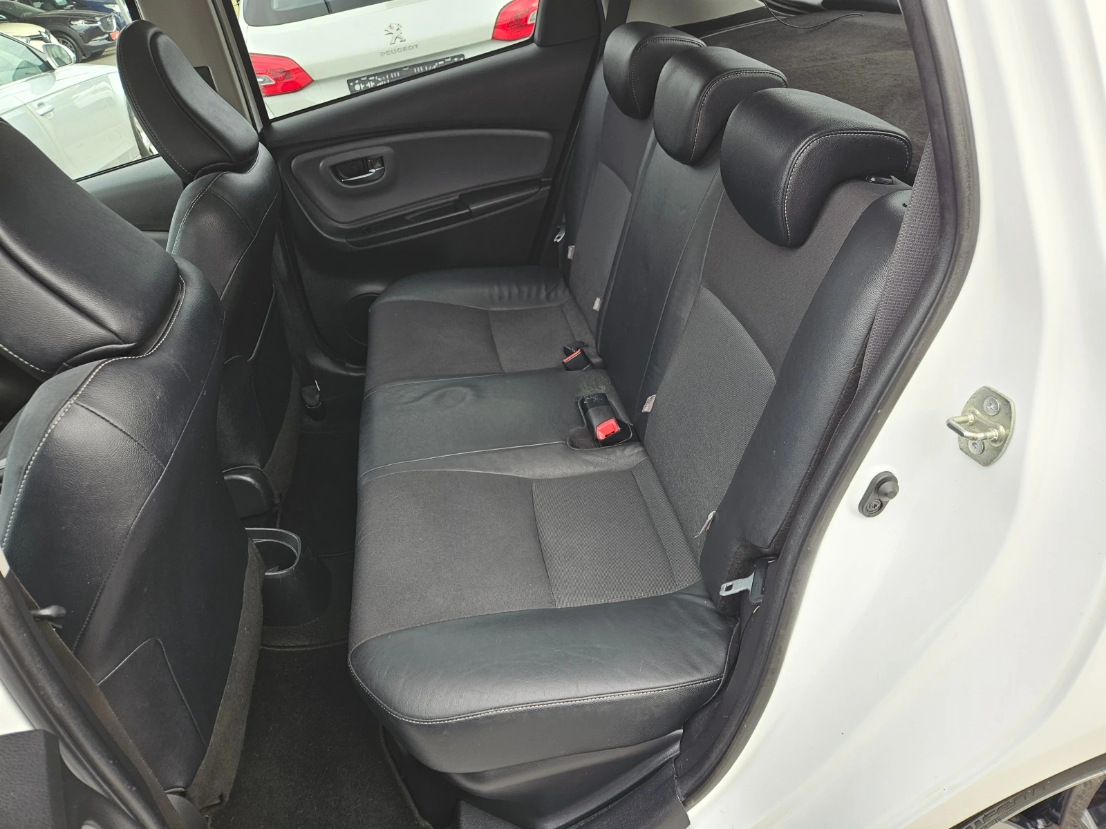 Toyota Yaris 1.5HYBRID/Lounge/�������� ����������/������/������ | Mobile.bg � ����������� 16