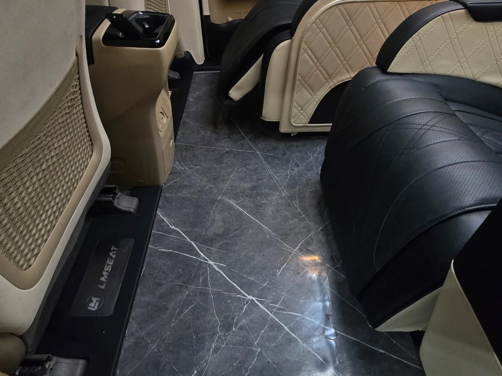 Kia Carnival ��������� ��. �������� ������ ����* encareu.com | Mobile.bg � ����������� 13