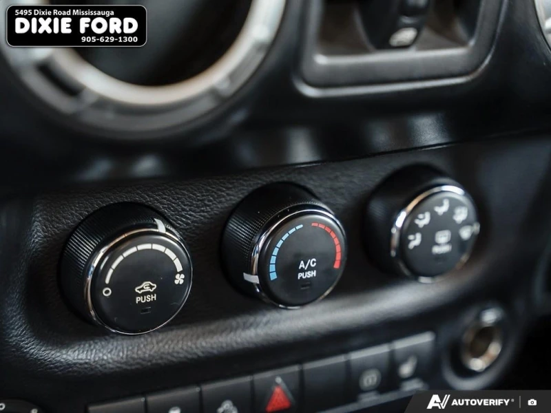 Jeep Wrangler 2012 UNLIMITED SAHARA* ДЪЛГА БАЗА* 3.6L VVT, снимка 12 - Автомобили и джипове - 52237549