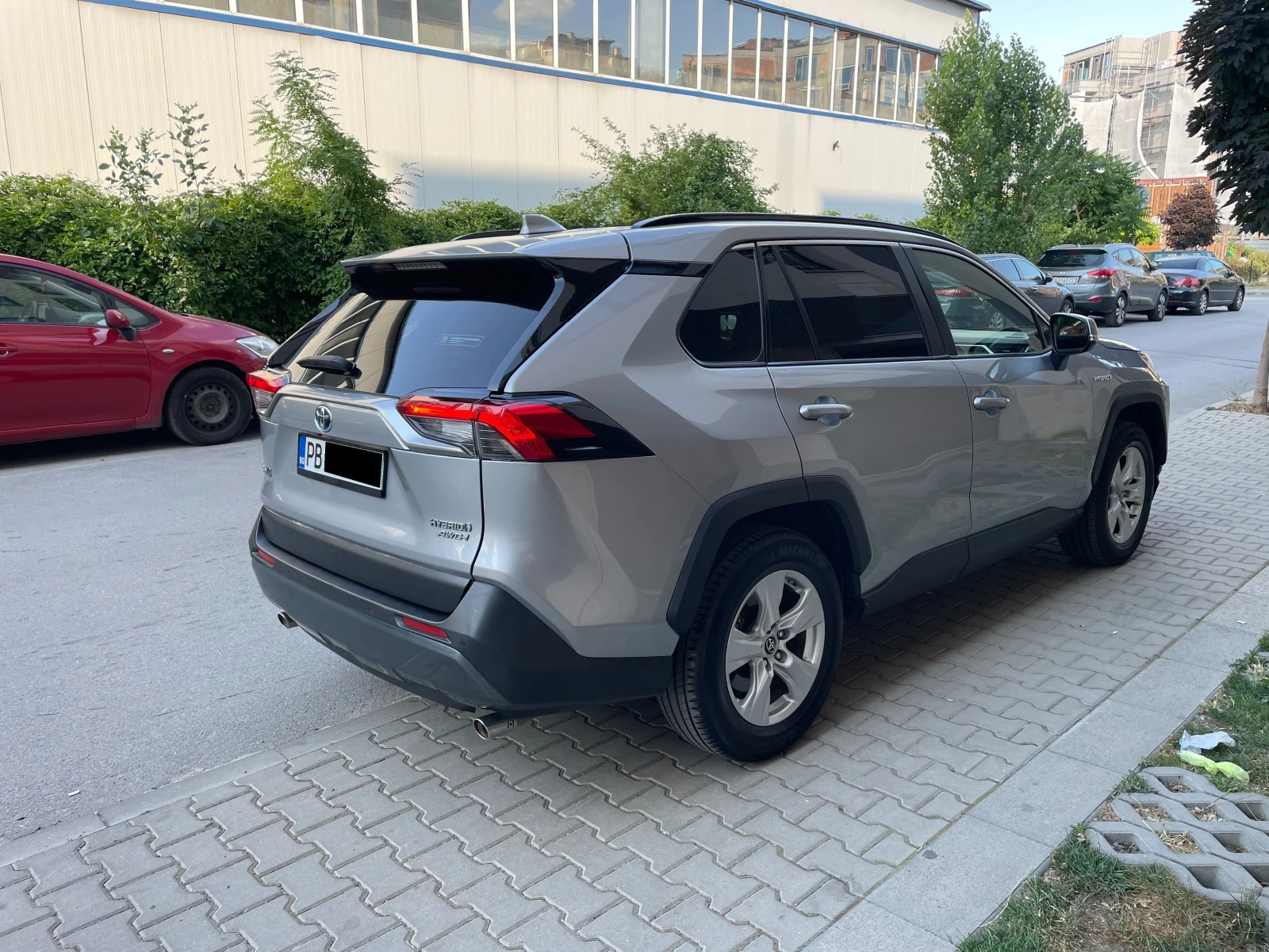 Toyota Rav4 2.5 Hybrid AWD/4x4 CVT Executive- в ГАРАНЦИЯ - изображение 3