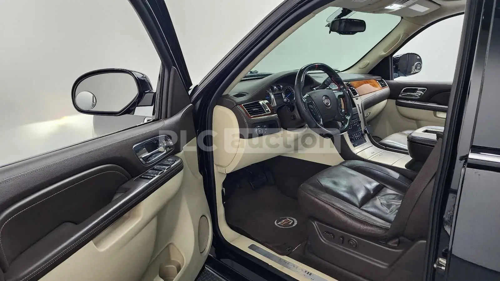 Cadillac Escalade, снимка 8 - Автомобили и джипове - 54226285