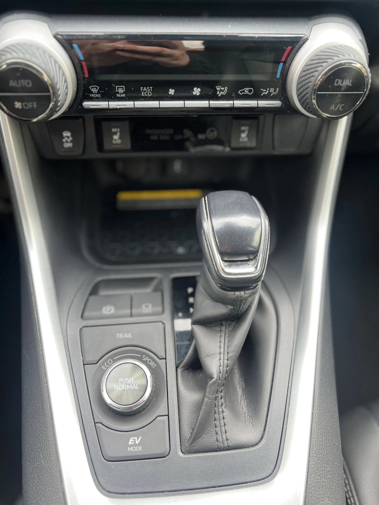 Toyota Rav4 LUXURY, снимка 12 - Автомобили и джипове - 54281139