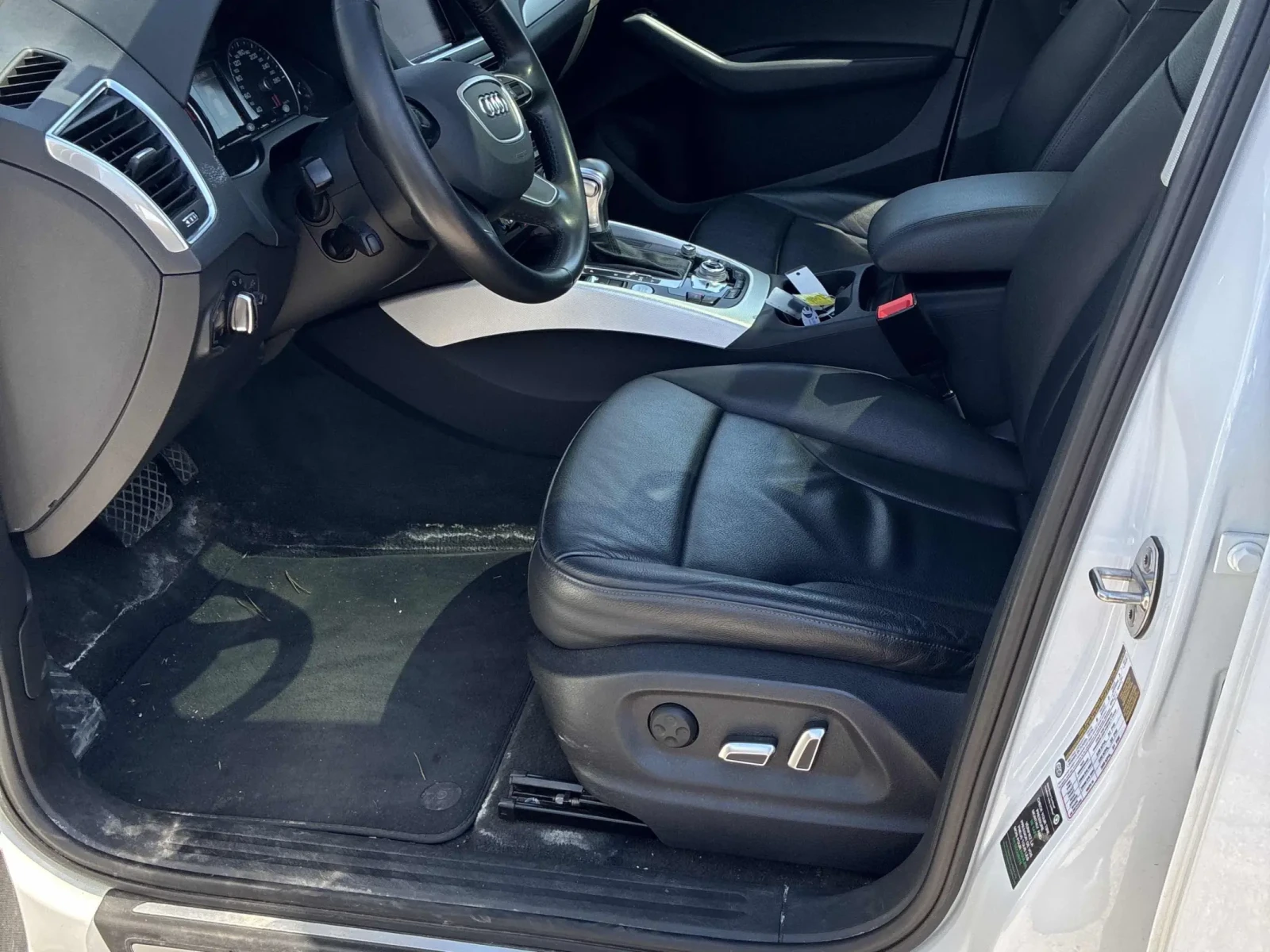 Audi Q5 Progressiv * * CARFAX * * АВТО КРЕДИТ * * , снимка 8 - Автомобили и джипове - 54479497
