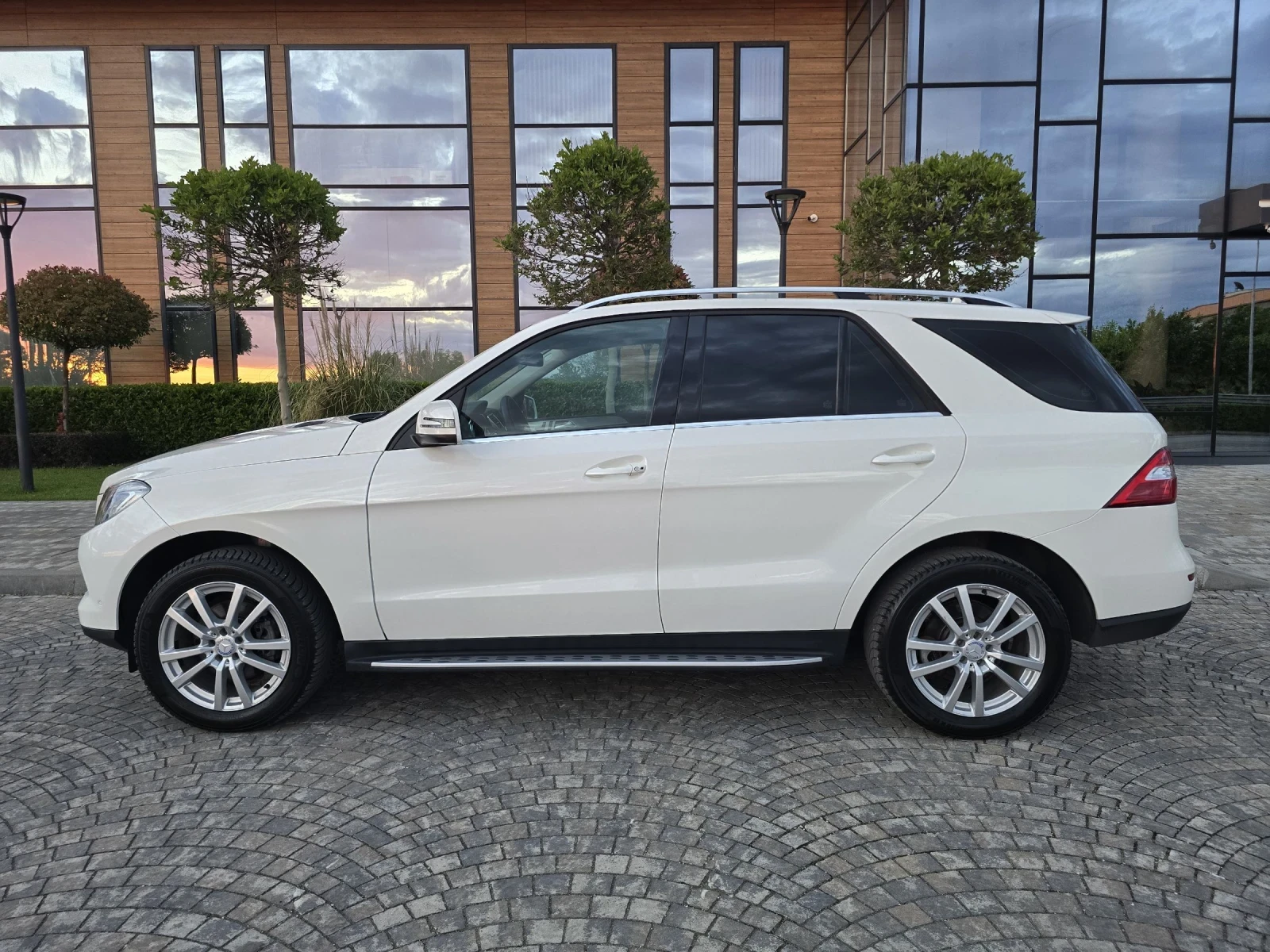 Mercedes-Benz ML 350 CDI LED.Бяла перла.Пружини, снимка 6 - Автомобили и джипове - 54600382